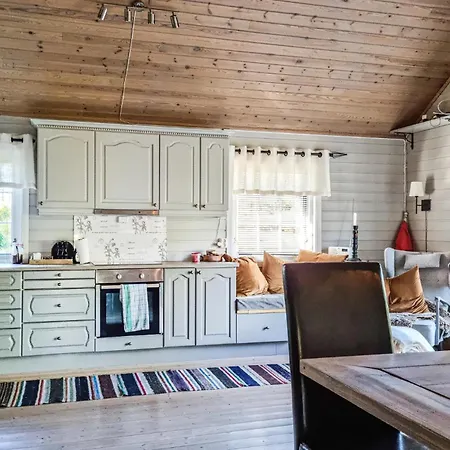 Lovely In With Kitchen Feriehus